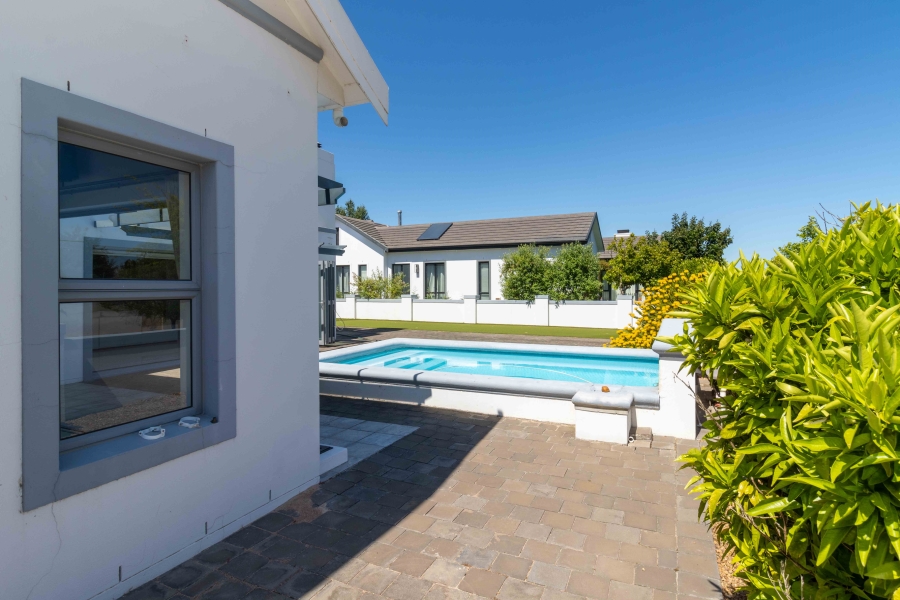 5 Bedroom Property for Sale in Val De Vie Estate Western Cape